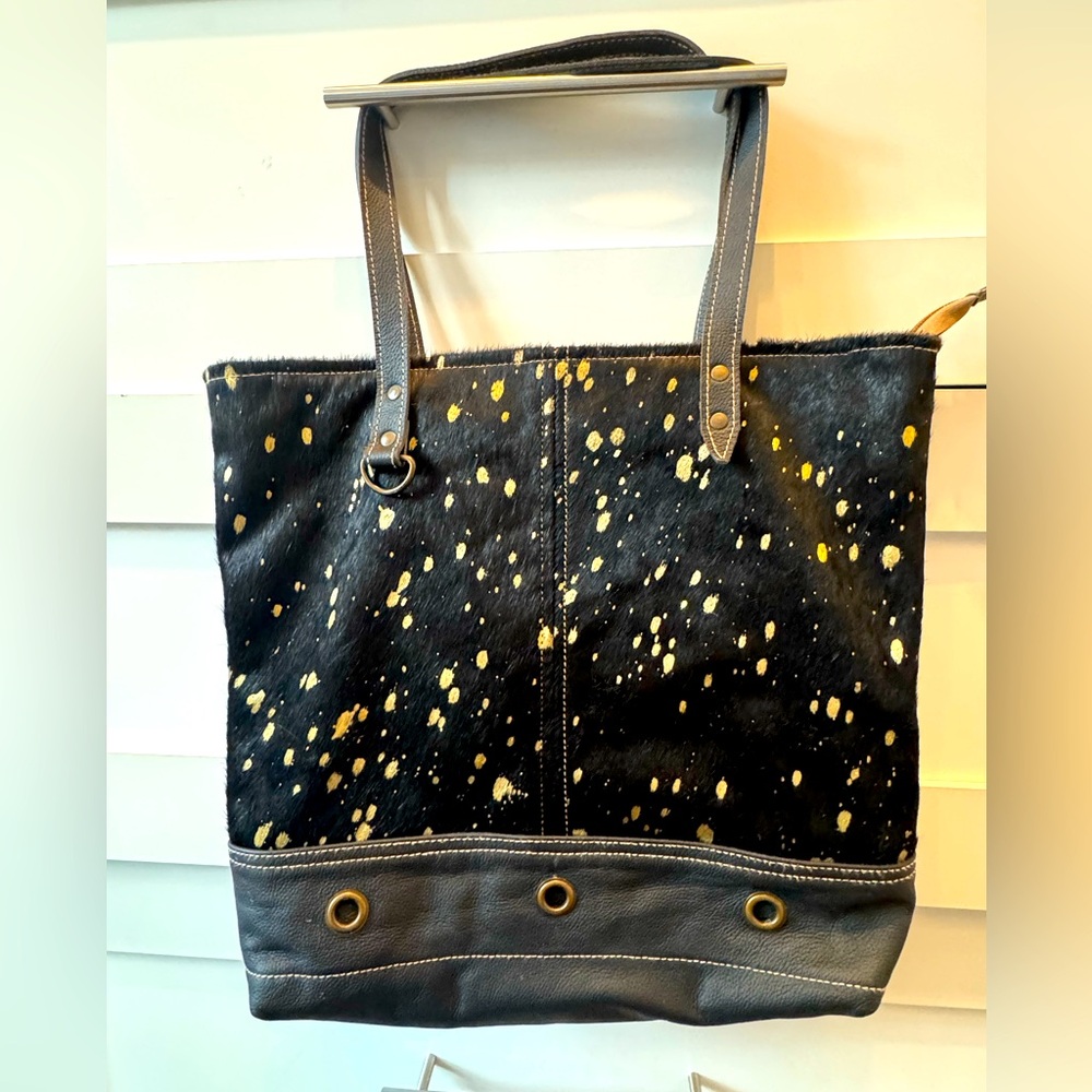 Bhrayna Hobo Bag ✨